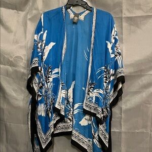 Vince Camuto Blue and White Floral Kimono